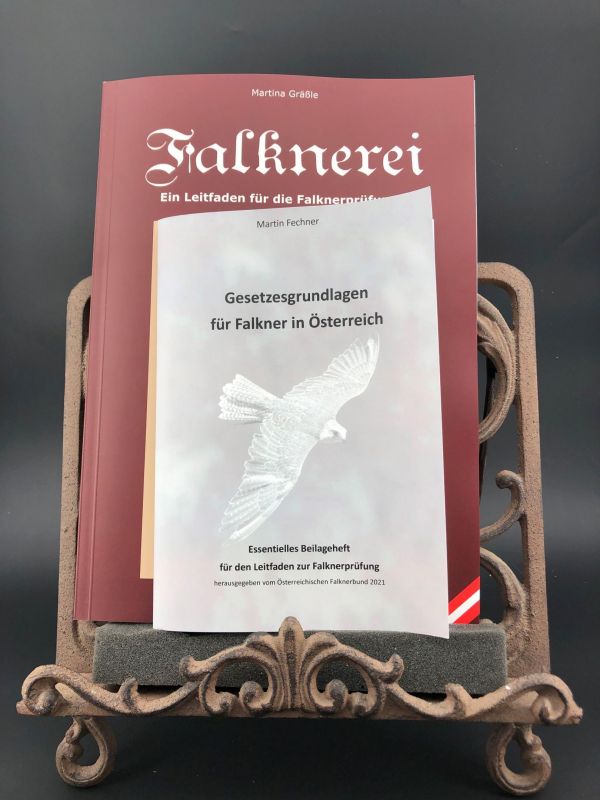 Martina Gräßle: Falknerei-Ein Leitfaden für die Falknerprüfung